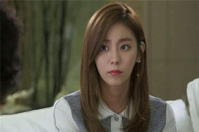 Xấu mặt, nàng dâu xé váy cưới giữa lễ đường vì câu nói của mẹ chồng