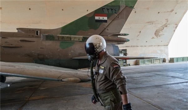 Tiêm kích Syria san phẳng tuyến phòng thủ, IS "phát hoảng" ở Đông Hama