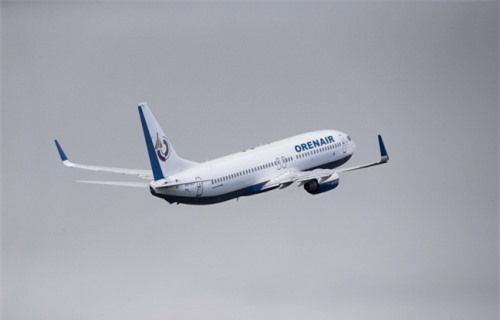 Máy bay hỏng động cơ, gần 400 người thoát chết