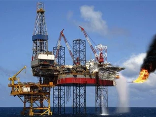 Việt Nam chủ yếu xuất khẩu dầu thô sang Trung Quốc