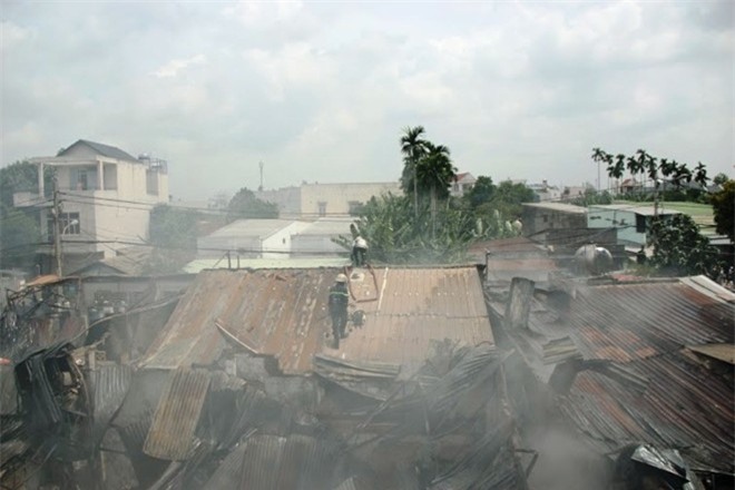 700 m2 nhà xưởng sản xuất đồ lót bị thiêu rụi khi 'Bà Hỏa' ghé thăm