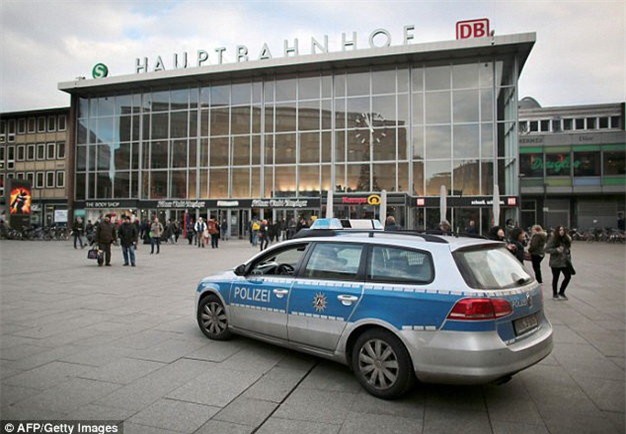 80 phụ nữ Đức bị 1.000 thanh niên tấn công tình dục đêm Giao thừa