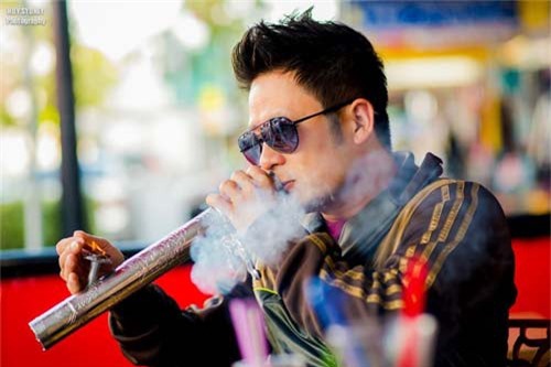 Bằng Kiều bán đấu giá điếu cày từ thiện dịp Trung thu