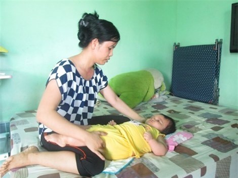 Truy tố bảo mẫu làm bé gái 1 tuổi chấn thương sọ não