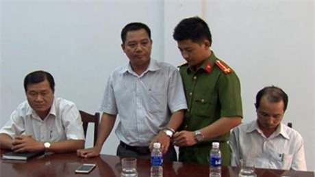 Bắt cán bộ Sở TN&MT Bạc Liêu chiếm đoạt tài sản