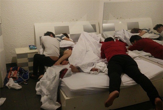 Bắt quả tang 33 dân chơi đang phê ma túy trong khách sạn