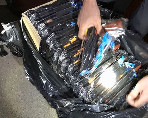 Bắt xe khách vận chuyển gần 150 khẩu súng bắn đạn bi