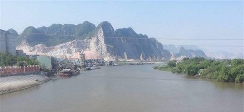 Bị nhắc nhở, thanh niên dùng điếu cày đánh chết đồng nghiệp