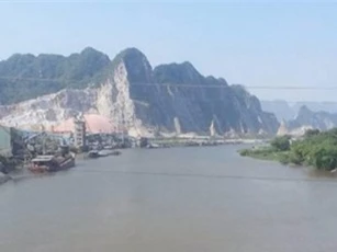 Bị nhắc nhở, thanh niên dùng điếu cày đánh chết đồng nghiệp