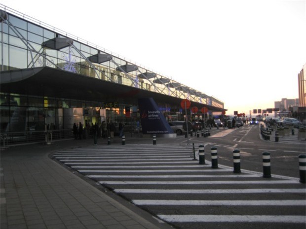 Bỉ: Sân bay Zaventem rung chuyển, 11 người chết sau 2 vụ nổ liên tiếp
