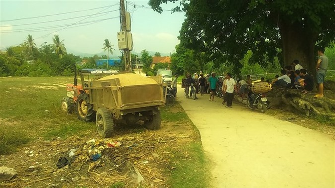 Bình Định: Máy cày tông, bé gái 3 tuổi chết thương tâm