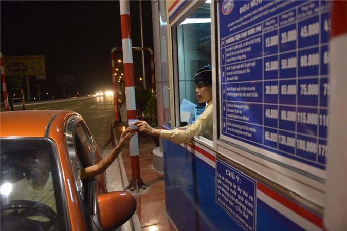 Bộ Tài chính 'thanh minh' về việc phí đường bộ quá cao
