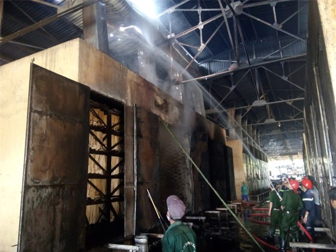 Cháy lớn ở nhà máy chế biến mủ cao su Yachim