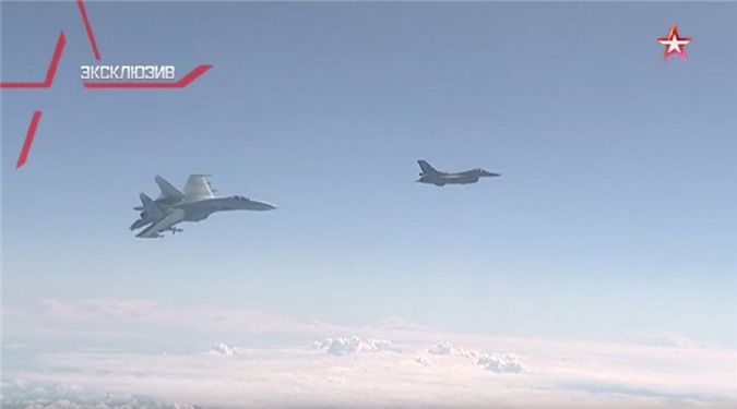 Chiến cơ áp sát máy bay chở Bộ trưởng Quốc phòng Nga: NATO sai lầm?