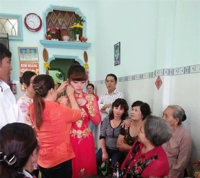 Cô dâu làm đám cưới một mình vì chú rể đã mất do tai nạn giao thông