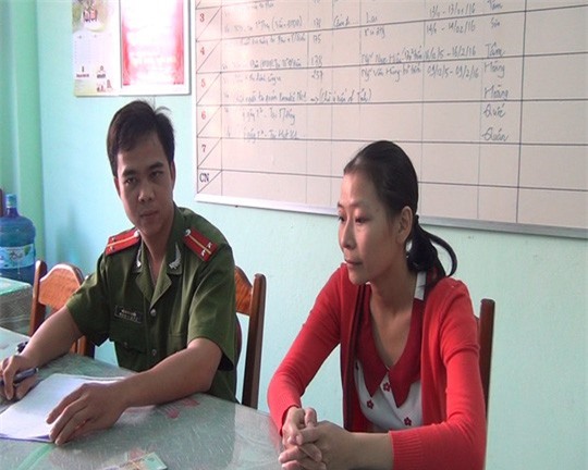 Cô giáo tốt bụng nhặt 40 triệu đồng trao tận tay người làm mất