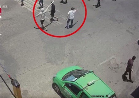 Côn đồ vác mã tấu, truy sát kinh hoàng ở bến xe