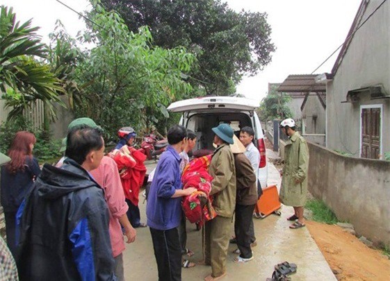 Xót xa người đàn ông bị sét đánh chết khi đang làm vườn