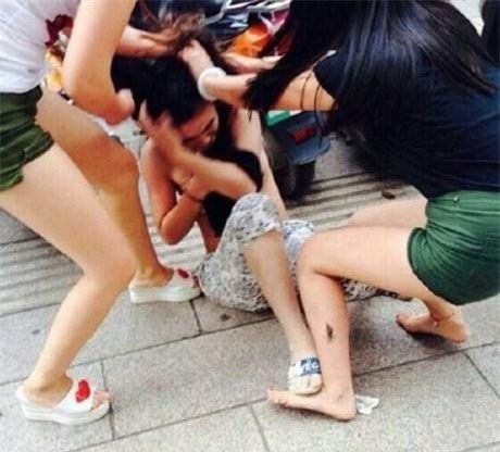 Đau lòng từ những vụ  phụ nữ đánh ghen chấn động nhất