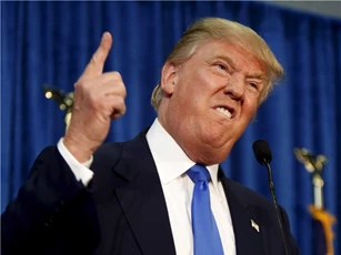Donald Trump lôi vợ ông Ted Cruz vào để dọa dẫm