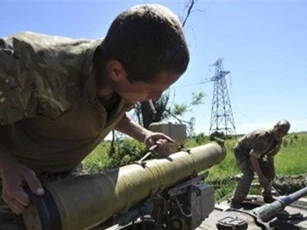 Donetsk tuyên bố Ukraine chuẩn bị tiếp tục xung đột vũ trang?