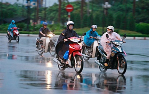 Dự báo thời tiết 13/7: Miền Bắc mưa dông, dề phòng tố lốc