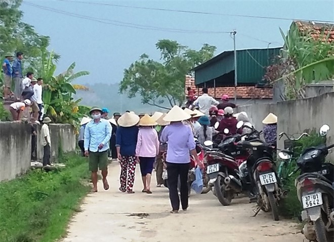 Em chồng chém chết chị dâu: Xót xa 3 con thơ mồ côi cha mẹ