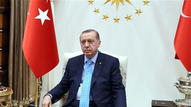 Erdogan thông qua dự luật triển khai quân đội đến Qatar
