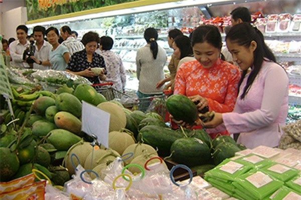 Giá cả tháng 8 giảm nhẹ do tác động từ việc phá giá đồng nhân dân tệ