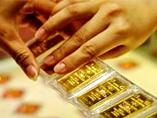 Giá vàng ngày 20/10: Vàng SJC "nằm im" khi giá thế giới tăng mạnh