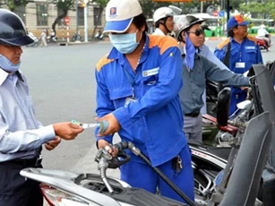 Giá xăng "nằm im", giá dầu tăng 500 đồng/lít từ 16h chiều nay