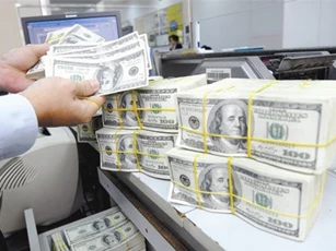 Giám sát chặt hạn mức vay trả nợ nước ngoài tự vay, tự trả của doanh nghiệp
