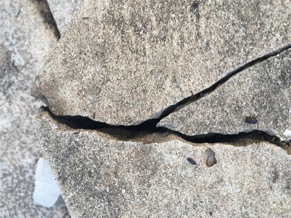 Hà Nam: Dự án kè đê trăm tỷ xuống cấp nghiêm trọng sau 2 năm sử dụng