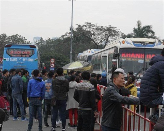 Hà Nội: Nhiều nhà xe đình công, phản đối điều chuyển tuyến