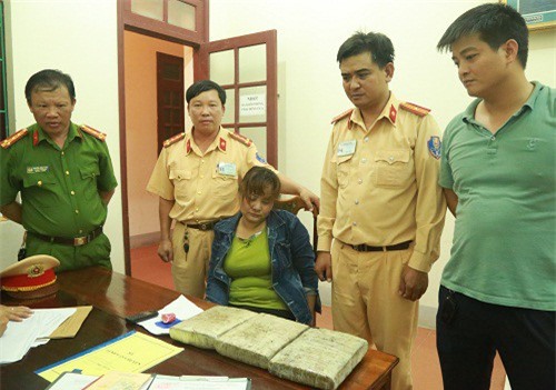 Hà Tĩnh: Bắt đối tượng vận chuyển cần sa và ma túy
