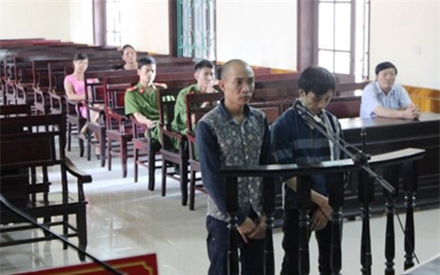 Hà Tĩnh: Bị đâm chết khi mang súng AK ra dằn mặt đối thủ