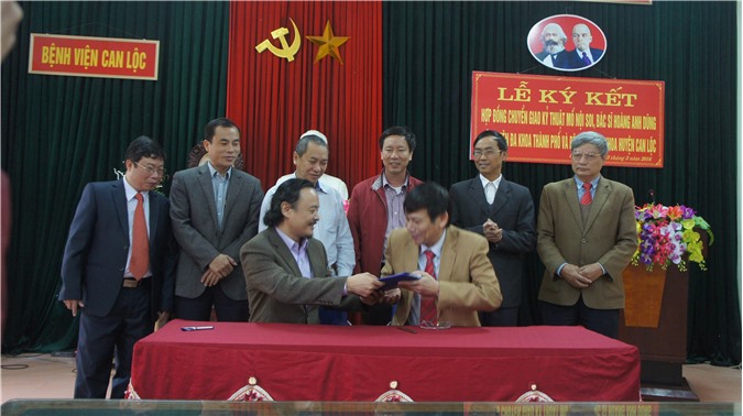 Hà Tĩnh: Ký kết chuyển giao kỹ thuật mổ nội soi