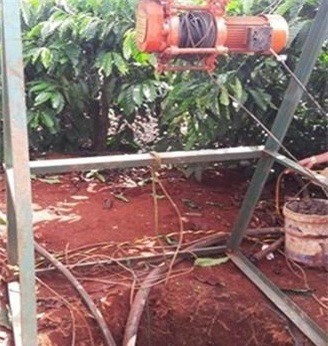 Đào giếng thuê, hai người bị điện giật thương vong