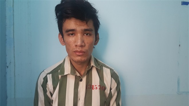 Hai thanh niên cầm hung khí hẹn nhau "quyết tử" vì 300 nghìn đồng