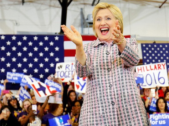 Hillary Clinton thắng áp đảo, Donald Trump "thất thế"
