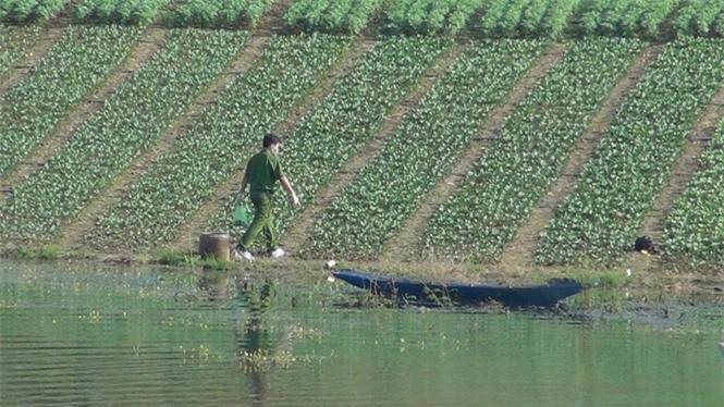 Hoảng hốt phát hiện xác chết thanh niên trong tư thế bị trói chặt dưới lòng hồ