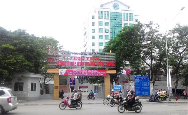 Học viện Bưu chính Viễn thông bị tố "tuyển sinh vô tội vạ"