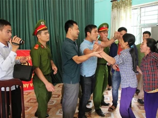 Xin lỗi công khai ông Hàn Đức Long