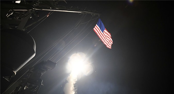 Iran bênh vực Assad, cảnh cáo Mỹ "đừng đùa với lửa" ở Syria