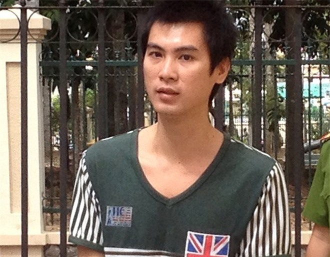 Kẻ dùng điện thoại di động, dụ dỗ bé gái "mây mưa" lĩnh án