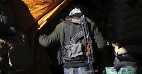 Khiếp vía trước đòn tấn công của quân đội Syria, chỉ huy IS ôm tiền biến mất