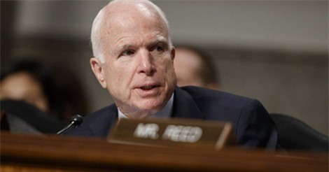 McCain phản ứng với quan ngại của Trump về trừng phạt Nga