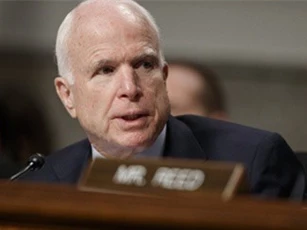 McCain phản ứng với quan ngại của Trump về trừng phạt Nga