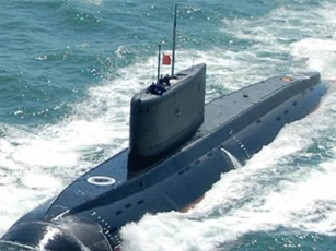 Mỹ "đứng ngồi không yên" khi tàu ngầm Nga tới gần cáp Internet dưới biển