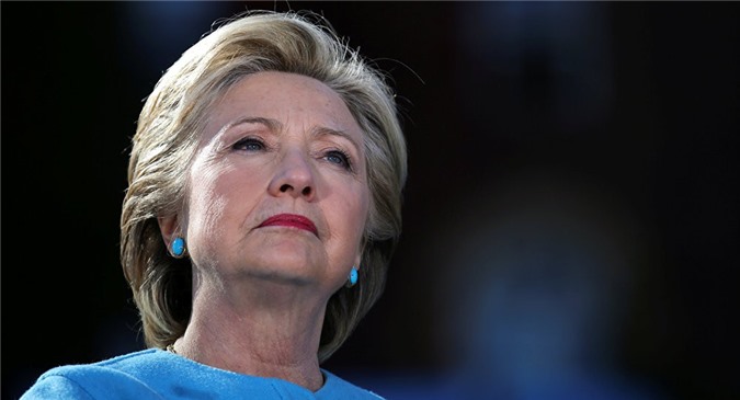 Mỹ nã 59 tên lửa Tomahawk vào Syria, Clinton "vỗ tay" đồng tình